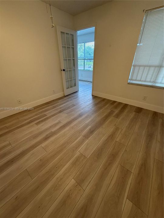For Rent: $1,580 (1 beds, 1 baths, 712 Square Feet)