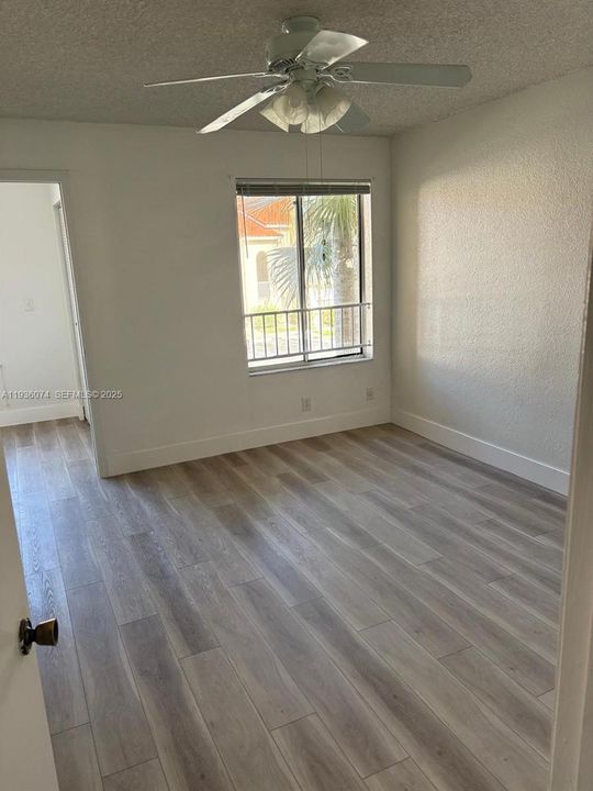 For Rent: $1,580 (1 beds, 1 baths, 712 Square Feet)