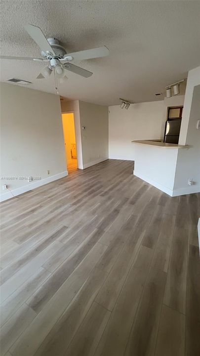 For Rent: $1,580 (1 beds, 1 baths, 712 Square Feet)