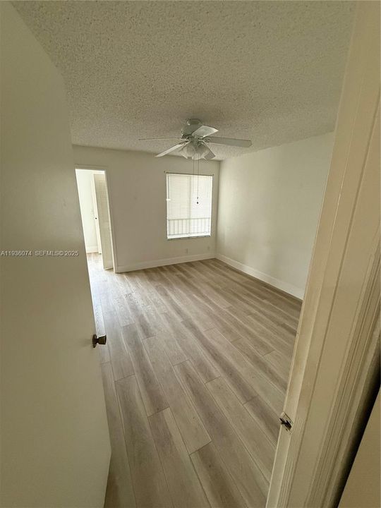For Rent: $1,580 (1 beds, 1 baths, 712 Square Feet)