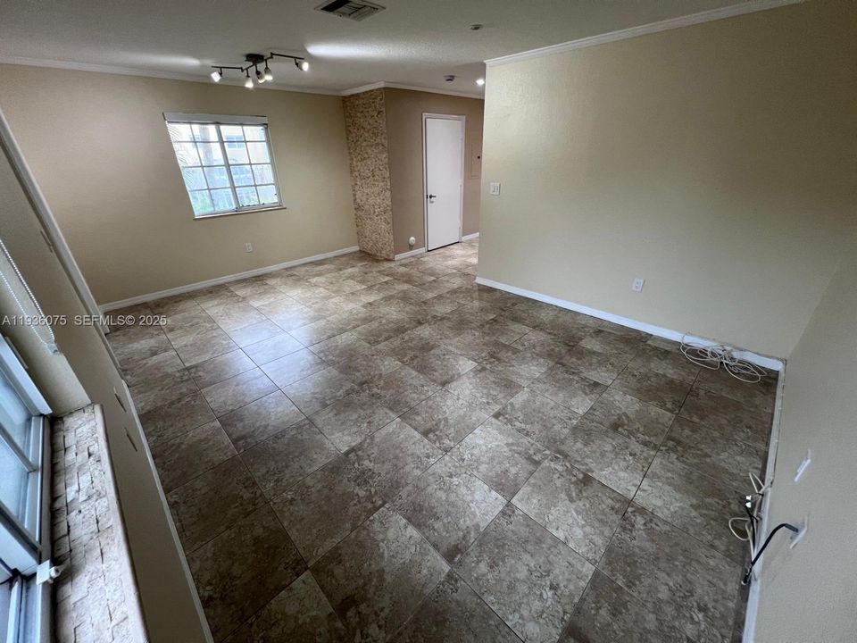 В аренду: $2,650 (3 спален, 2 ванн, 1131 Квадратных фут)