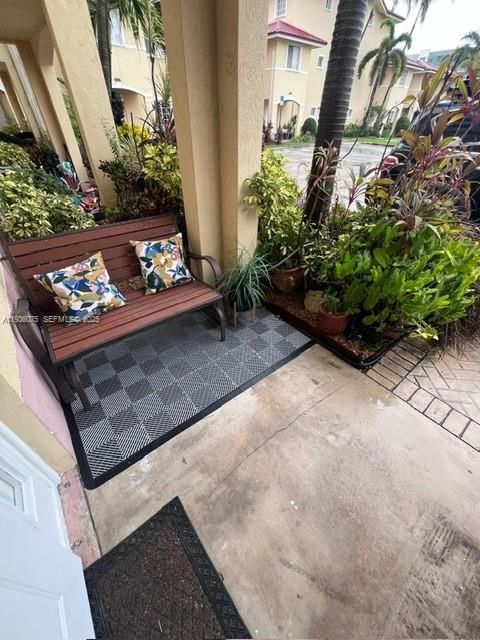 В аренду: $2,650 (3 спален, 2 ванн, 1131 Квадратных фут)