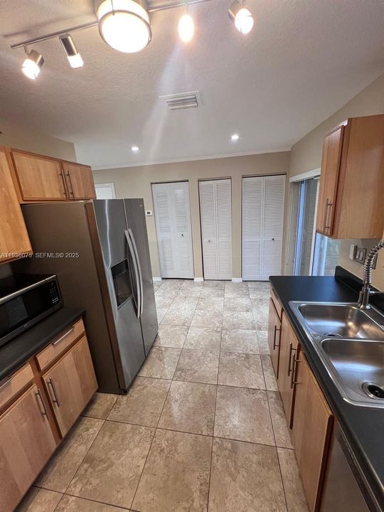 В аренду: $2,650 (3 спален, 2 ванн, 1131 Квадратных фут)