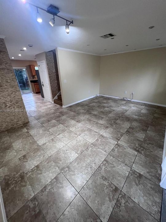 В аренду: $2,650 (3 спален, 2 ванн, 1131 Квадратных фут)