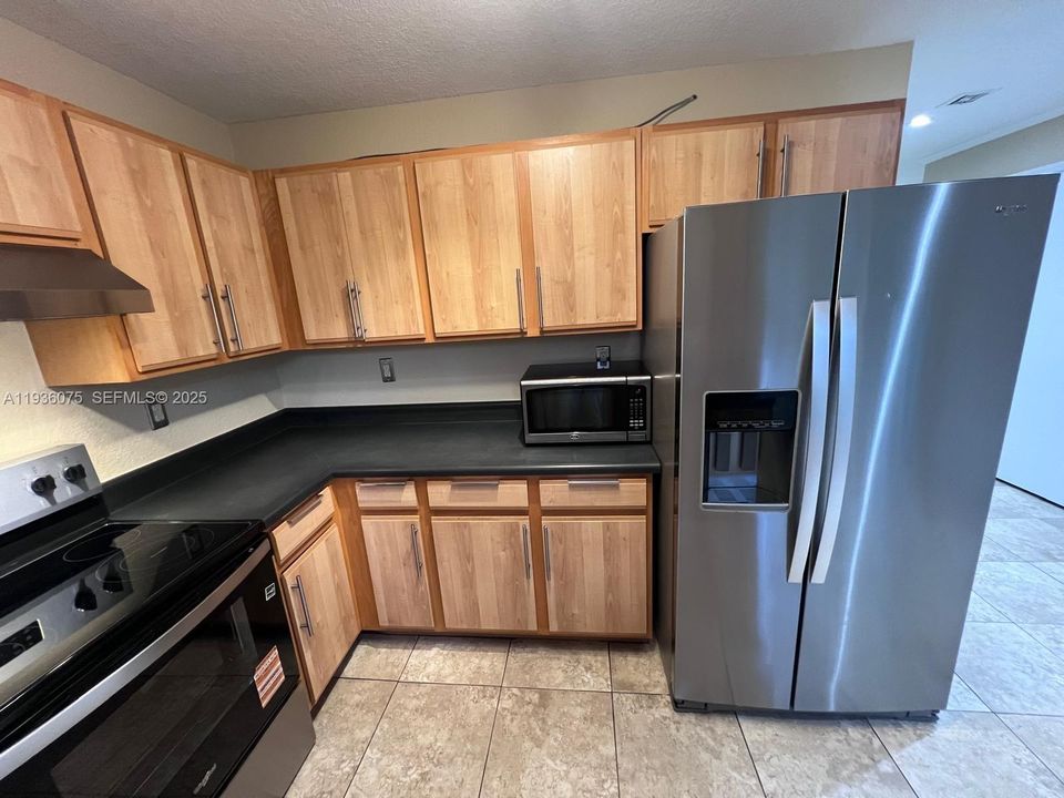 В аренду: $2,650 (3 спален, 2 ванн, 1131 Квадратных фут)