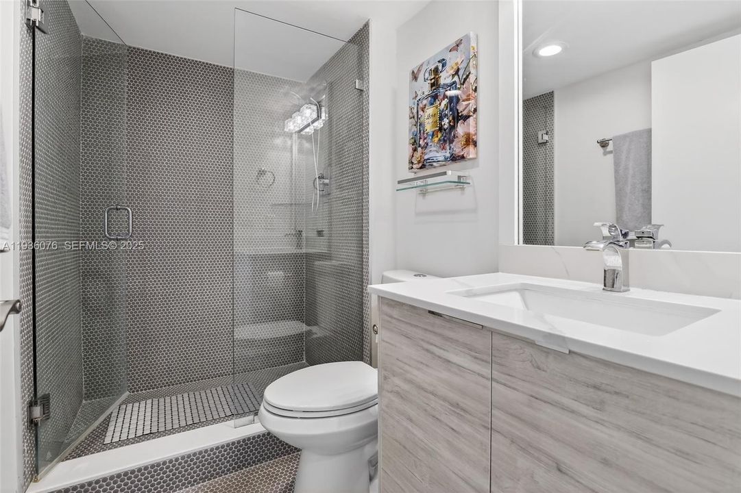 For Sale: $399,999 (2 beds, 2 baths, 1138 Square Feet)