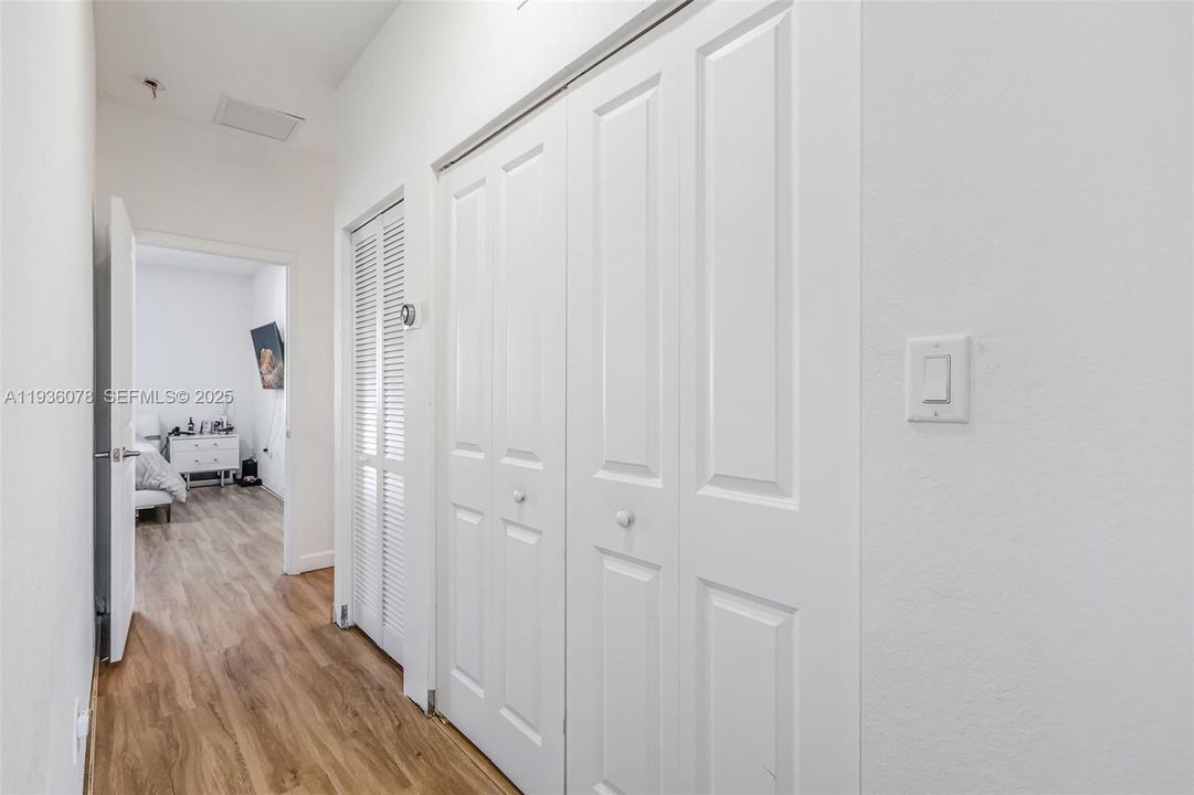 For Sale: $475,000 (3 beds, 2 baths, 1827 Square Feet)