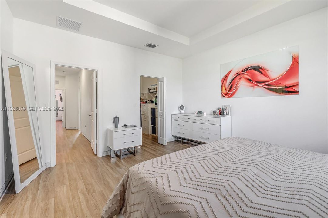 For Sale: $475,000 (3 beds, 2 baths, 1827 Square Feet)