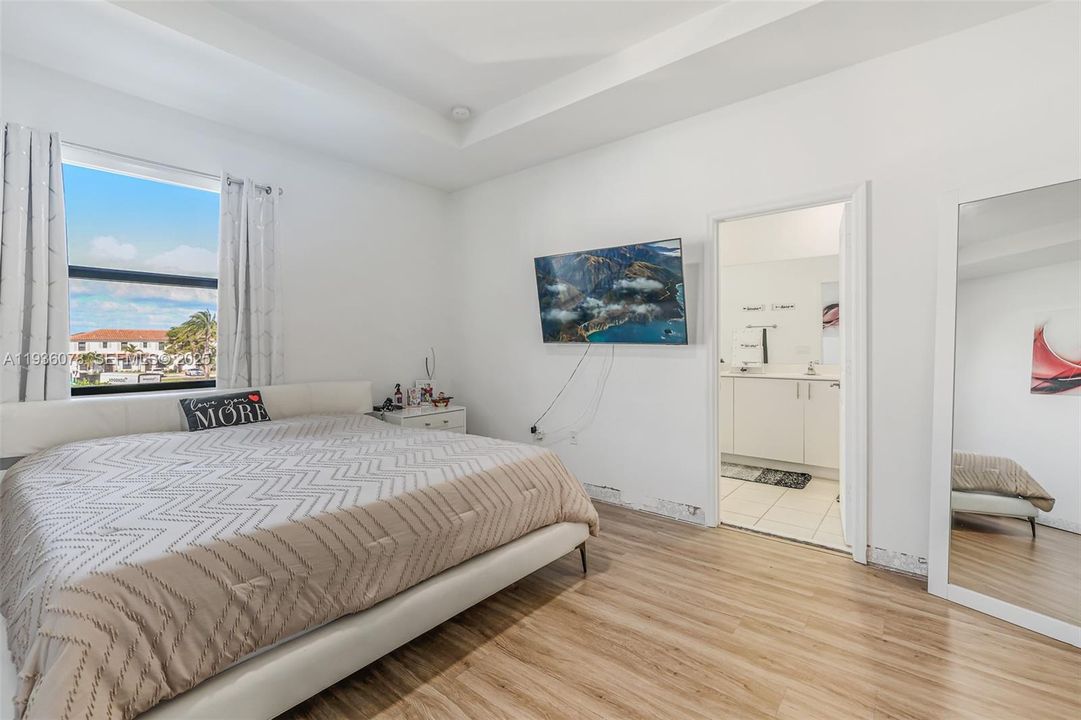 For Sale: $475,000 (3 beds, 2 baths, 1827 Square Feet)