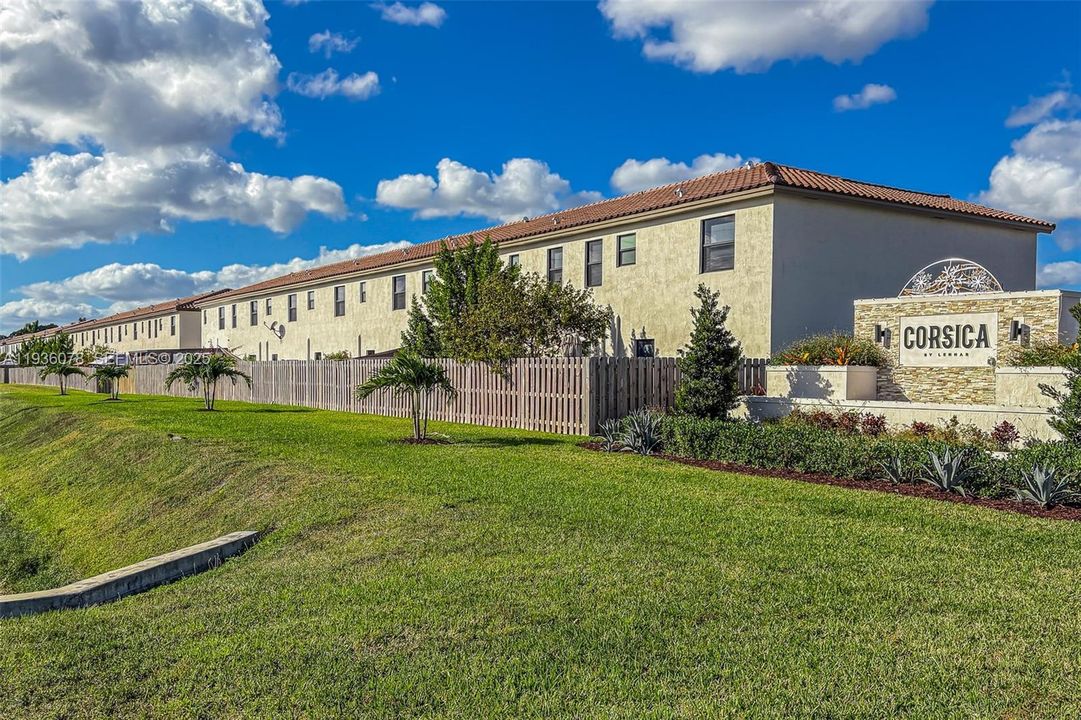 For Sale: $475,000 (3 beds, 2 baths, 1827 Square Feet)