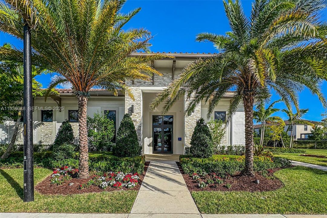 For Sale: $475,000 (3 beds, 2 baths, 1827 Square Feet)