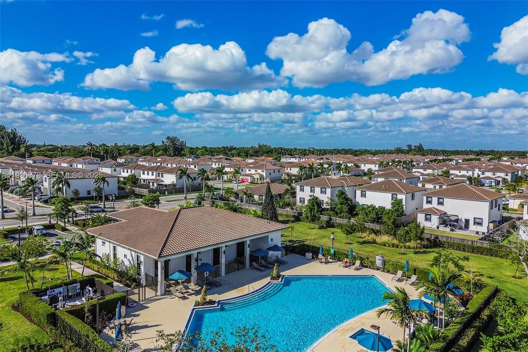 For Sale: $475,000 (3 beds, 2 baths, 1827 Square Feet)