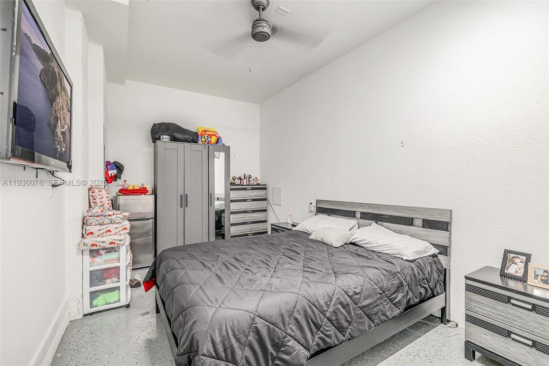 For Sale: $475,000 (3 beds, 2 baths, 1827 Square Feet)