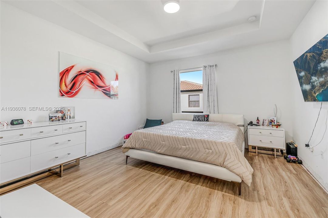 For Sale: $475,000 (3 beds, 2 baths, 1827 Square Feet)