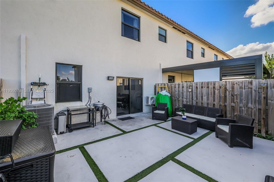 For Sale: $475,000 (3 beds, 2 baths, 1827 Square Feet)