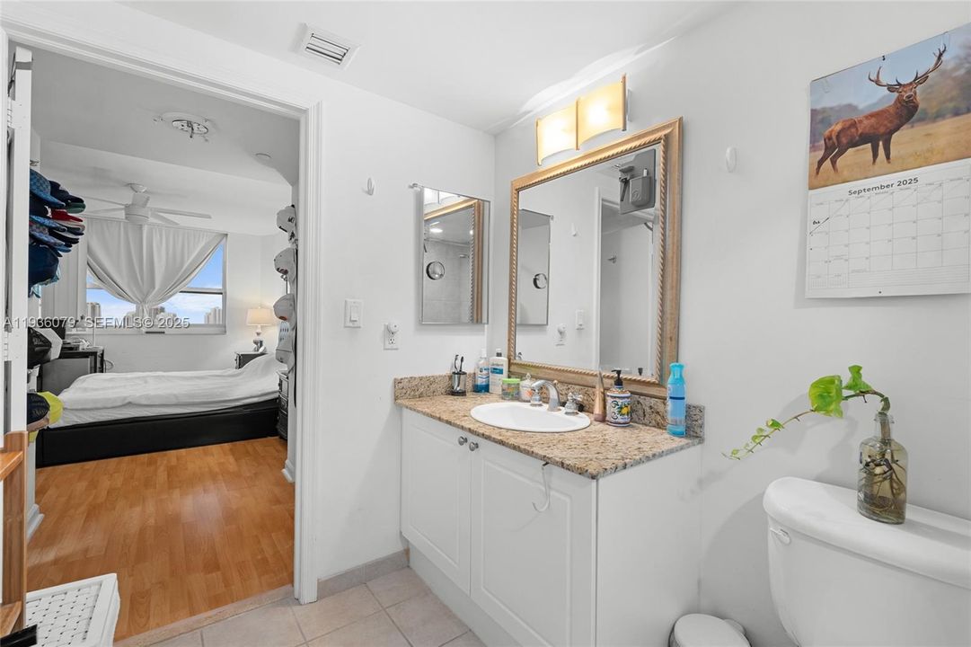 For Sale: $495,000 (2 beds, 2 baths, 1175 Square Feet)