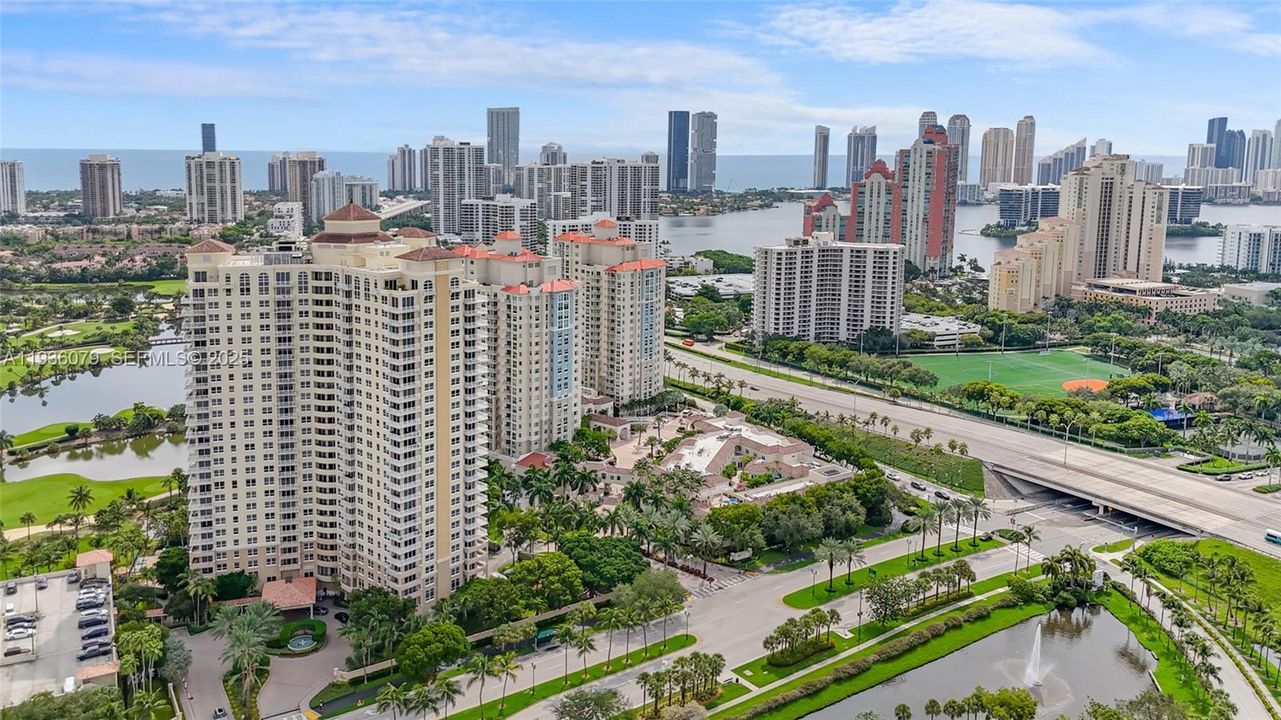 For Sale: $495,000 (2 beds, 2 baths, 1175 Square Feet)