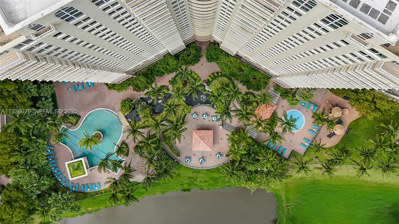 For Sale: $495,000 (2 beds, 2 baths, 1175 Square Feet)