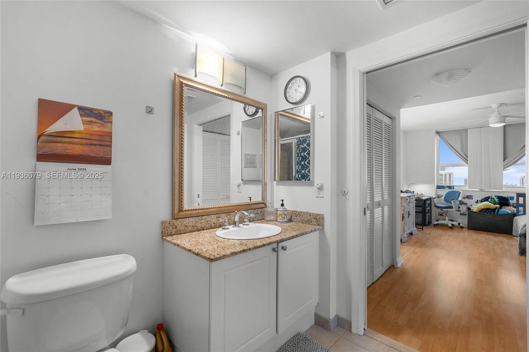 For Sale: $495,000 (2 beds, 2 baths, 1175 Square Feet)