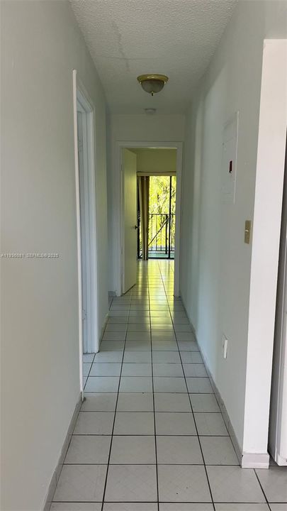 For Rent: $2,500 (3 beds, 2 baths, 5007 Square Feet)