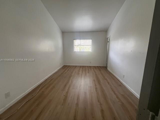 待售: $285,000 (2 贝兹, 2 浴室, 1012 平方英尺)