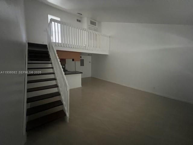 待售: $285,000 (2 贝兹, 2 浴室, 1012 平方英尺)