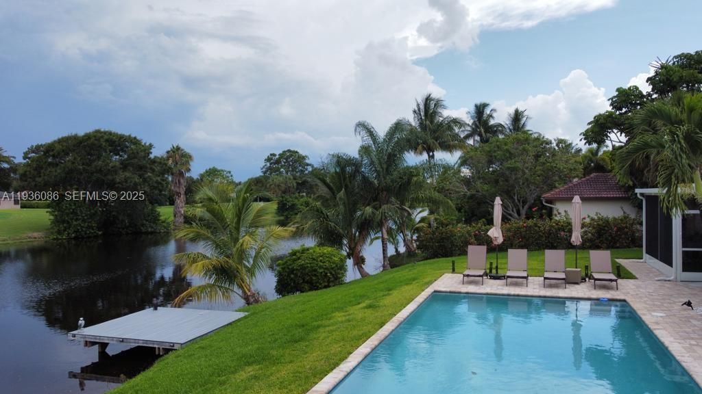 出租: $6,700 (3 贝兹, 2 浴室, 2674 平方英尺)