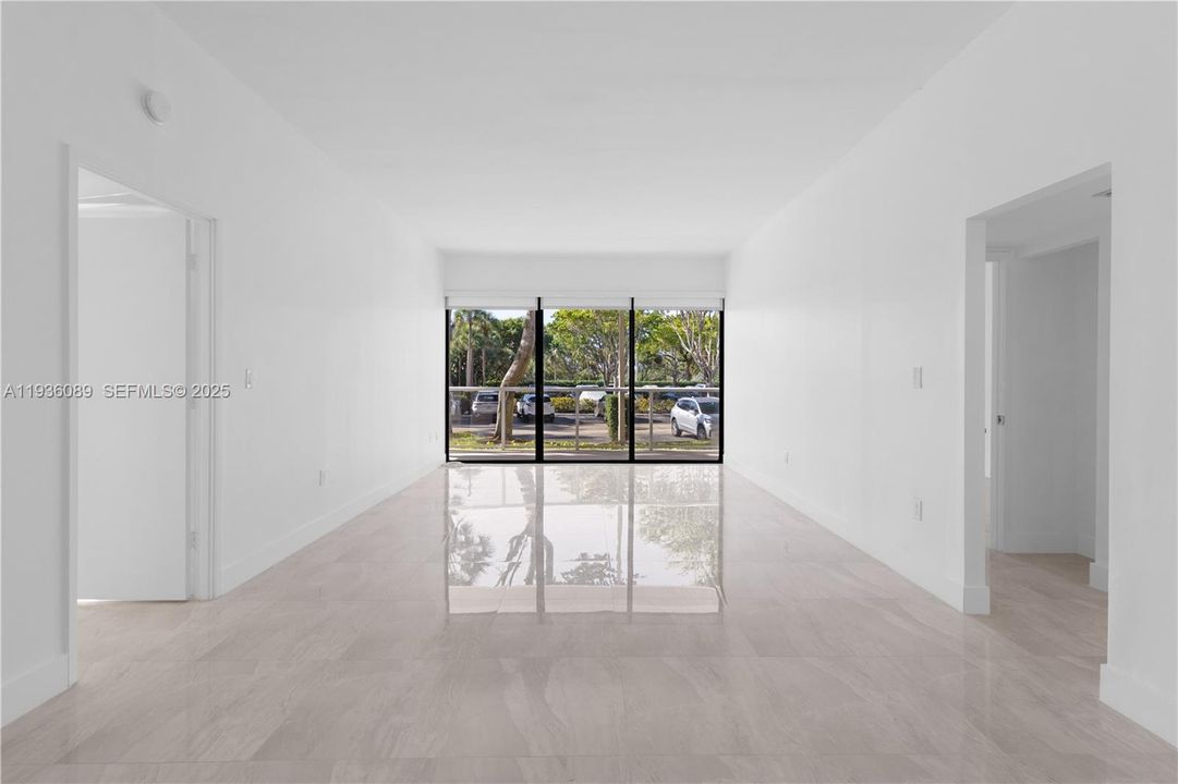 For Sale: $389,000 (2 beds, 2 baths, 1022 Square Feet)