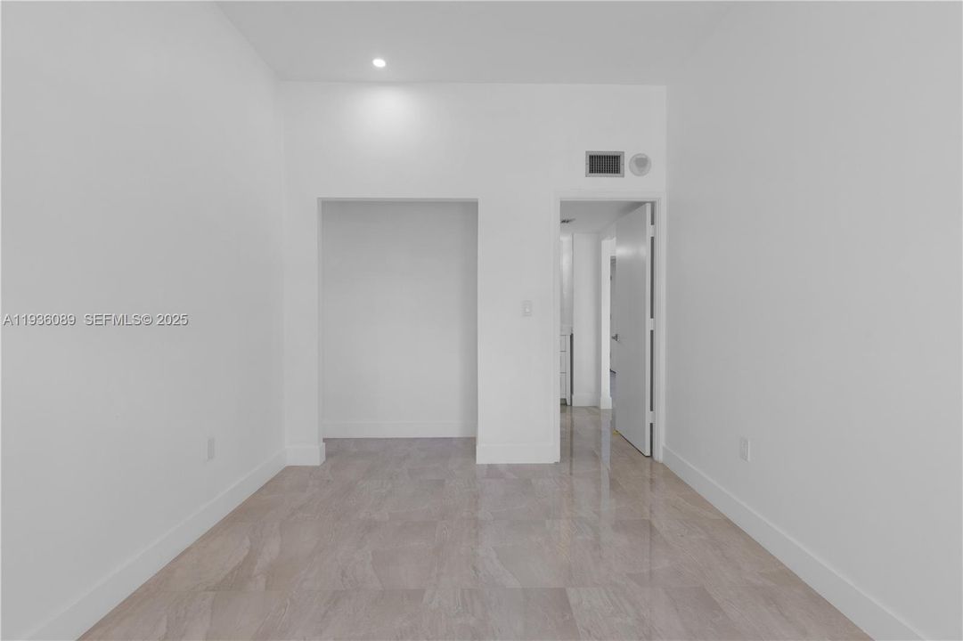 For Sale: $389,000 (2 beds, 2 baths, 1022 Square Feet)