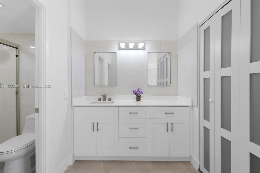 For Sale: $389,000 (2 beds, 2 baths, 1022 Square Feet)