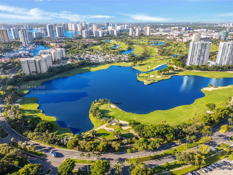 For Sale: $389,000 (2 beds, 2 baths, 1022 Square Feet)