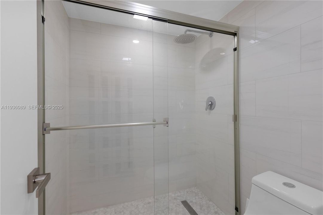 For Sale: $389,000 (2 beds, 2 baths, 1022 Square Feet)