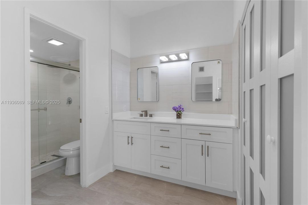 For Sale: $389,000 (2 beds, 2 baths, 1022 Square Feet)