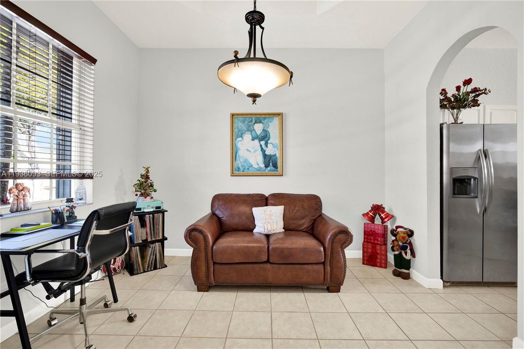 На продажу: $675,000 (3 спален, 2 ванн, 2032 Квадратных фут)