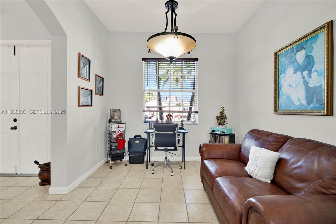 На продажу: $675,000 (3 спален, 2 ванн, 2032 Квадратных фут)