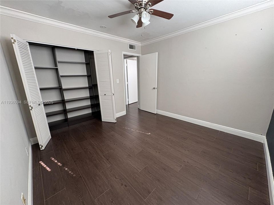 En Venta: $229,500 (2 camas, 2 baños, 904 Pies cuadrados)