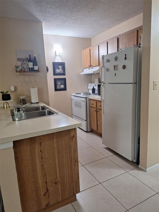 For Rent: $1,350 (0 beds, 1 baths, 468 Square Feet)