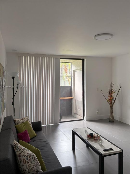 For Rent: $2,450 (3 beds, 2 baths, 1150 Square Feet)