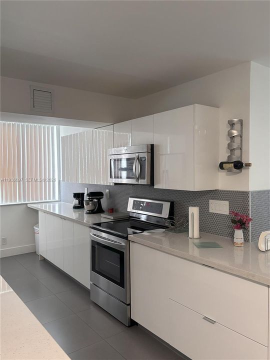 For Rent: $2,450 (3 beds, 2 baths, 1150 Square Feet)