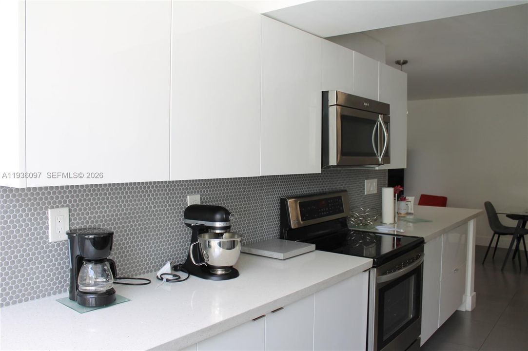 For Rent: $2,450 (3 beds, 2 baths, 1150 Square Feet)