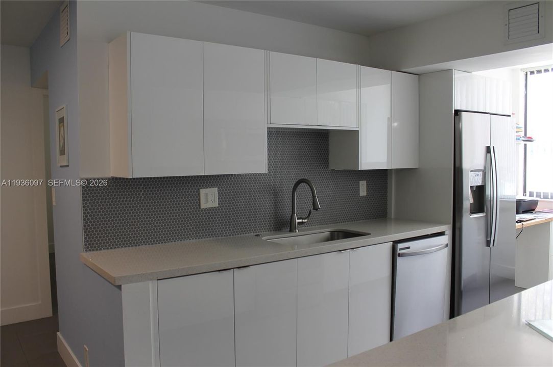 For Rent: $2,450 (3 beds, 2 baths, 1150 Square Feet)