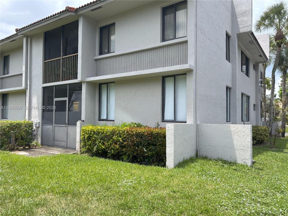 For Rent: $2,450 (3 beds, 2 baths, 1150 Square Feet)