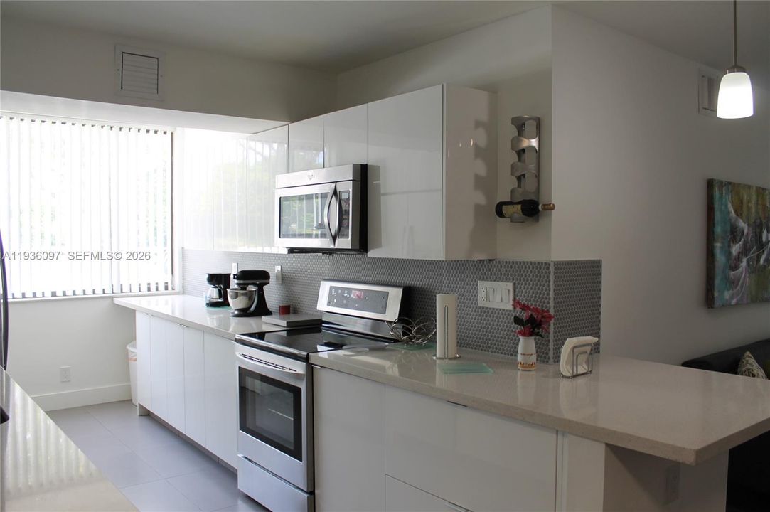 For Rent: $2,450 (3 beds, 2 baths, 1150 Square Feet)