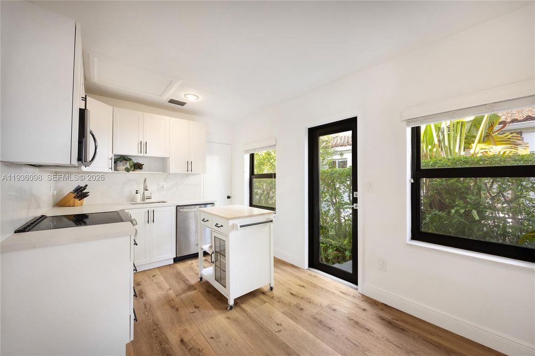 En Venta: $799,000 (2 camas, 1 baños, 1158 Pies cuadrados)