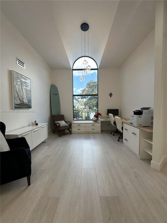 FORMAL LIVING - OFFICE