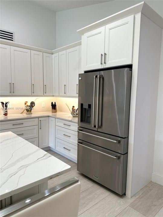 For Sale: $1,750,000 (4 beds, 3 baths, 3113 Square Feet)