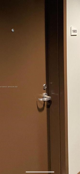 For Rent: $2,850 (1 beds, 1 baths, 638 Square Feet)