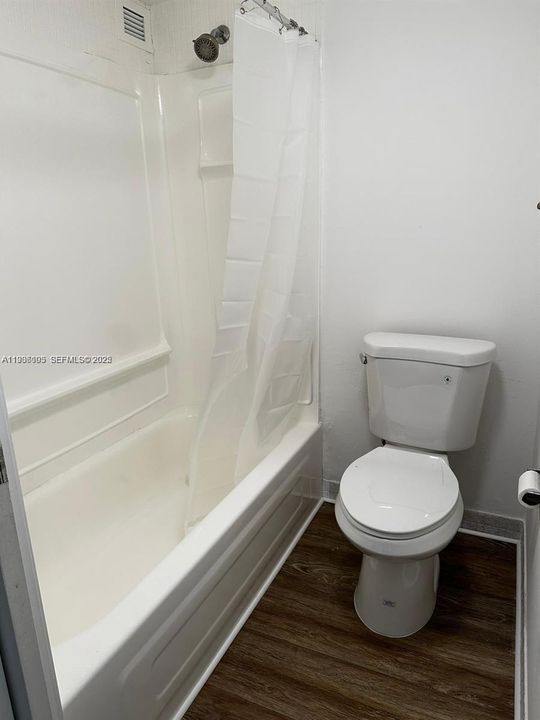 For Rent: $1,995 (1 beds, 1 baths, 767 Square Feet)