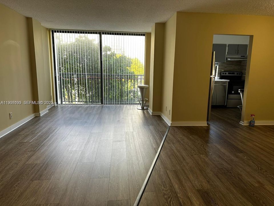 For Rent: $1,995 (1 beds, 1 baths, 767 Square Feet)