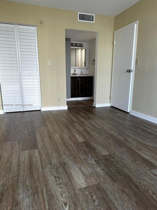 For Rent: $1,995 (1 beds, 1 baths, 767 Square Feet)